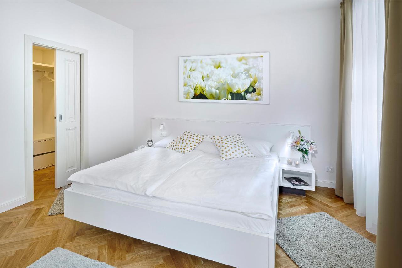 Downtown Suites Mala Strana Prag Eksteriør billede